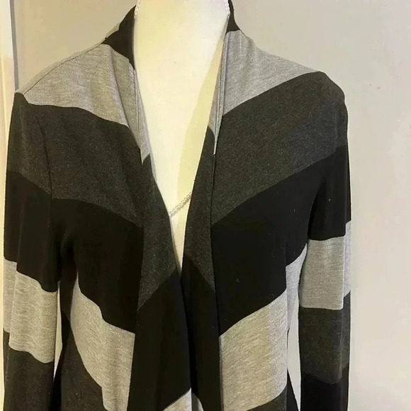 [12]Joseph  Ribkoff Black/Gray Wide Mixed Open Cardigan - Picture 2 of 6